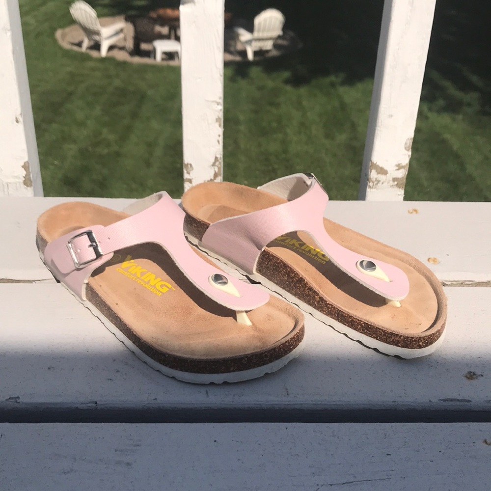 Gizeh style sandals